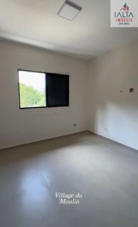 Sobrado no Condomínio Village Du Moulin, São Sebastião SP