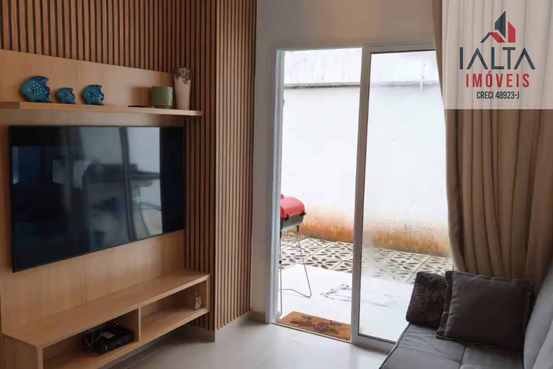 Apto porteira fechada, na Massaguaçu - Caraguatatuba