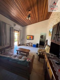 Casa com piscina à Venda a 2 min da Praia da Massaguaçu, Caraguatatuba/SP