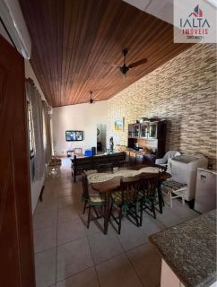 Casa com piscina à Venda a 2 min da Praia da Massaguaçu, Caraguatatuba/SP