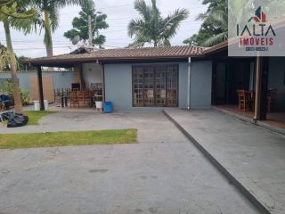 Casa Para Vender com 3 quartos no bairro Pontal de Santa Marina em Caraguatatuba