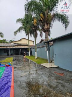 Casa Para Vender com 3 quartos no bairro Pontal de Santa Marina em Caraguatatuba