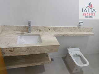 CASA NOVA LINDA COM LOFT NOS FUNDOS