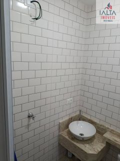 CASA NOVA LINDA COM LOFT NOS FUNDOS