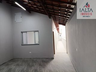 CASA NOVA LINDA COM LOFT NOS FUNDOS