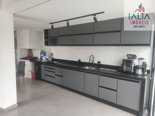 Casa na praia em Praia das palmeiras - lazer, conforto e momentos inesquecíveis!