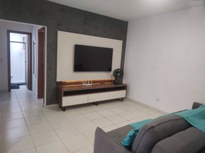Apartamento amplo a poucos metros da orla da Praia