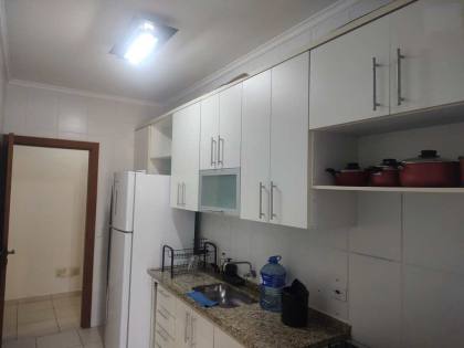 Apartamento amplo a poucos metros da orla da Praia