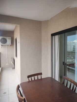 Apartamento amplo a poucos metros da orla da Praia