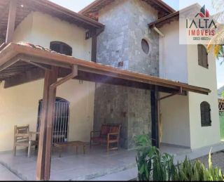 Casa confortável e bem localizada