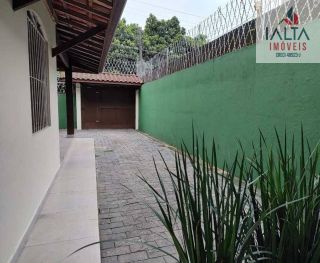 Casa confortável e bem localizada