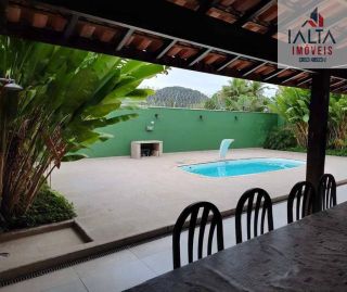 Casa confortável e bem localizada