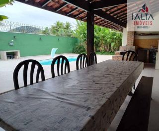 Casa confortável e bem localizada