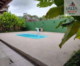 Casa confortável e bem localizada