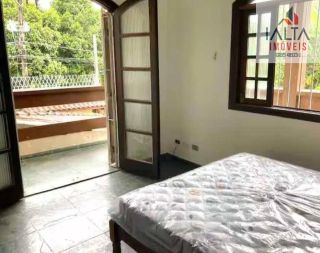 Casa confortável e bem localizada