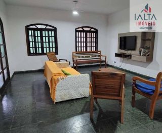 Casa confortável e bem localizada