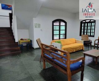 Casa confortável e bem localizada