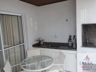 Apartamento Amplo próxima a orla!