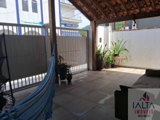 Casa localização estratégica!