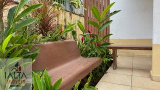 Casa disponível para locação definitiva no Itaguá - A apenas 70 metros do mar!