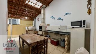 Casa disponível para locação definitiva no Itaguá - A apenas 70 metros do mar!