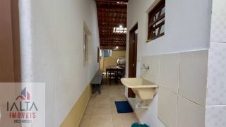 Casa disponível para locação definitiva no Itaguá - A apenas 70 metros do mar!