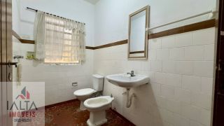 Casa disponível para locação definitiva no Itaguá - A apenas 70 metros do mar!