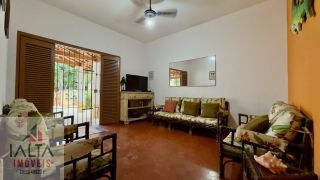 Casa disponível para locação definitiva no Itaguá - A apenas 70 metros do mar!