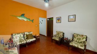 Casa disponível para locação definitiva no Itaguá - A apenas 70 metros do mar!