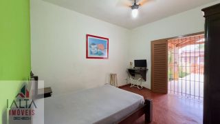Casa disponível para locação definitiva no Itaguá - A apenas 70 metros do mar!