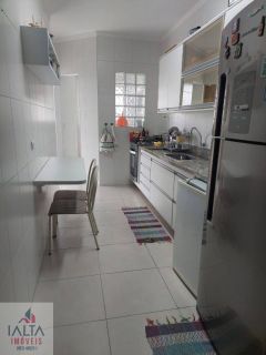 Apartamento amplo no centro comercial de Ubatuba