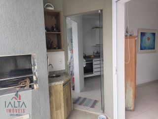 Apartamento amplo no centro comercial de Ubatuba