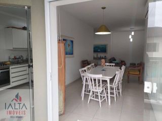Apartamento amplo no centro comercial de Ubatuba