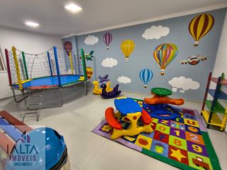 Linda cobertura espaçosa com localização privilegiada!