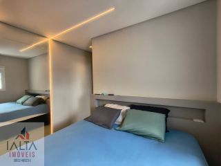 Linda cobertura espaçosa com localização privilegiada!