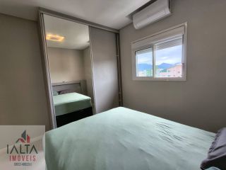 Linda cobertura espaçosa com localização privilegiada!