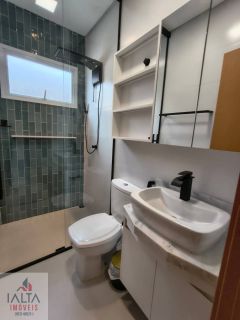 Linda cobertura espaçosa com localização privilegiada!