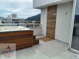 Linda cobertura espaçosa com localização privilegiada!