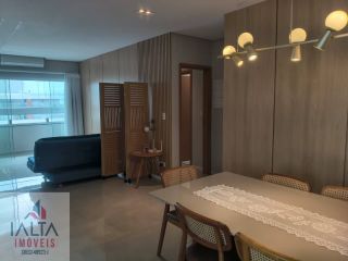 Linda cobertura espaçosa com localização privilegiada!