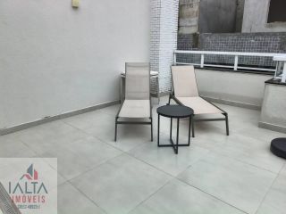 Linda cobertura espaçosa com localização privilegiada!