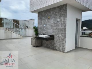 Linda cobertura espaçosa com localização privilegiada!