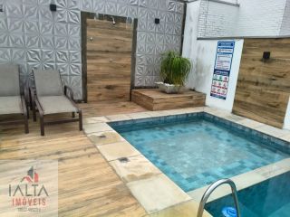 Linda cobertura espaçosa com localização privilegiada!