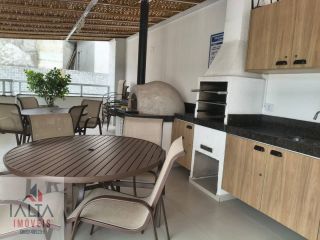 Linda cobertura espaçosa com localização privilegiada!