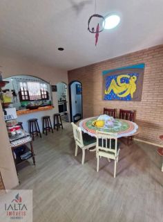 Casa disponível para locação no bairro Itaguá