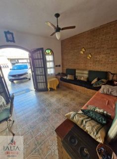 Casa disponível para locação no bairro Itaguá