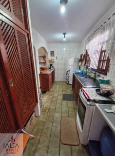 Casa disponível para locação no bairro Itaguá
