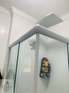 Apartamento todo mobiliado no Centro de Ubatuba – Corredor Comercial a 700m da Orla do Mar