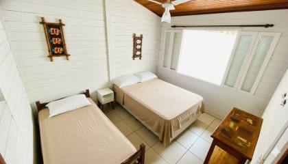 Charmosa casa com 3 dormitórios na Praia das Toninhas