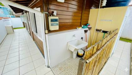 Charmosa casa com 3 dormitórios na Praia das Toninhas