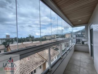 Apartamento novo a poucos metros do mar!